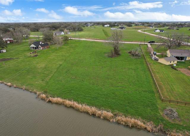 Property at 708 Winchester Trl, Angleton, TX 77515