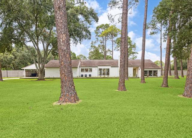 Property at 1108 Cowards Creek Dr, Friendswood, TX 77546, 4 beds, 3 baths