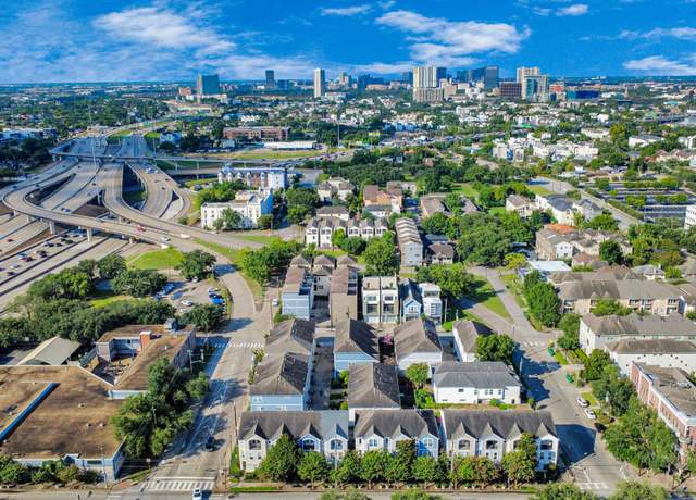 Property at 1710 Elgin Street St, Houston, TX 77004, 2 beds, 2.5 baths