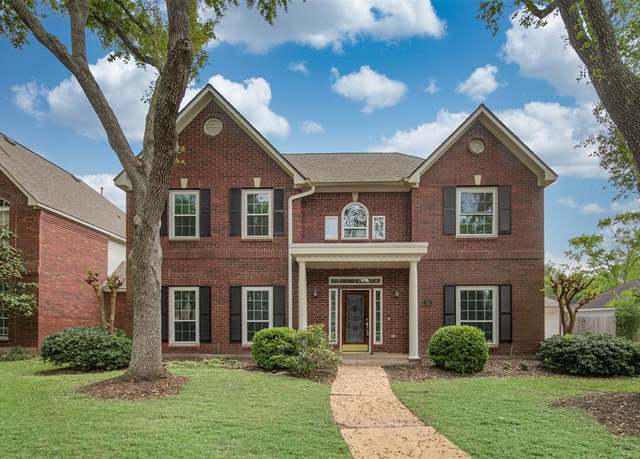 Property at 23 Coventry Ct, Sugar Land, TX 77479, 4 beds, 2.5 baths