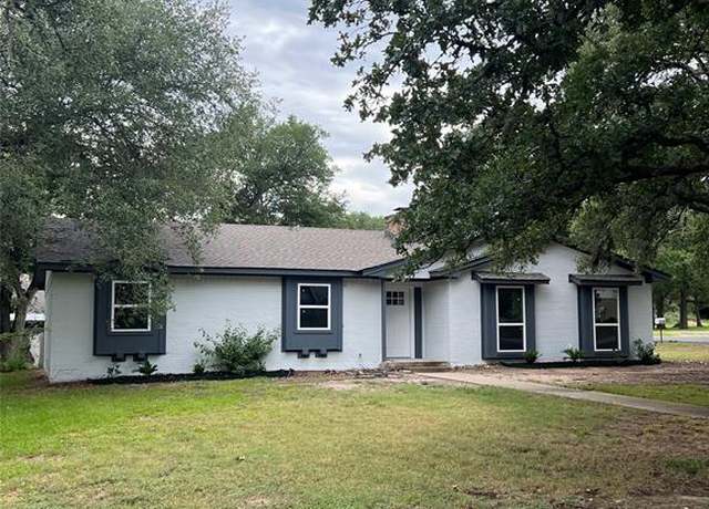 Property at 403 Buckeye Trl, La Grange, TX 78945, 3 beds, 2 baths