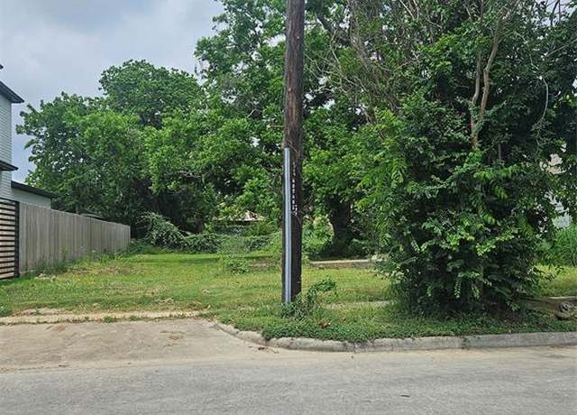 Property at 1905 Benson St, Houston, TX 77020