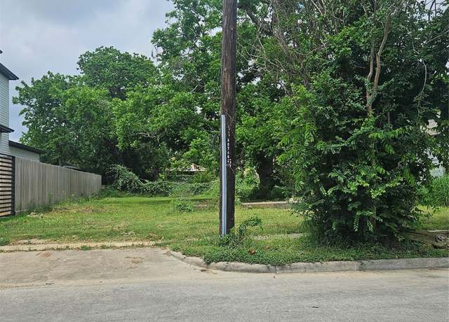 Property at 1905 Benson St, Houston, TX 77020