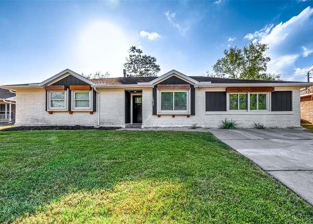 Property at 12002 Braewick Dr, Houston, TX 77035, 3 beds, 2 baths