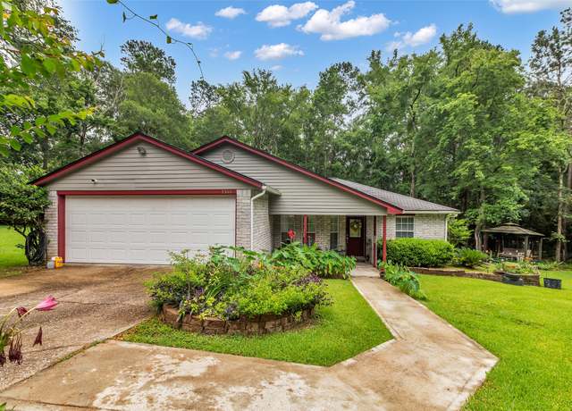 Property at 3360 Knob Oaks Dr, Huntsville, TX 77340, 3 beds, 2 baths