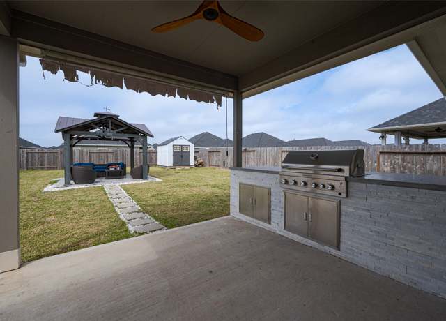 Property at 8006 Chukka Dr, Fulshear, TX 77441, 4 beds, 3 baths