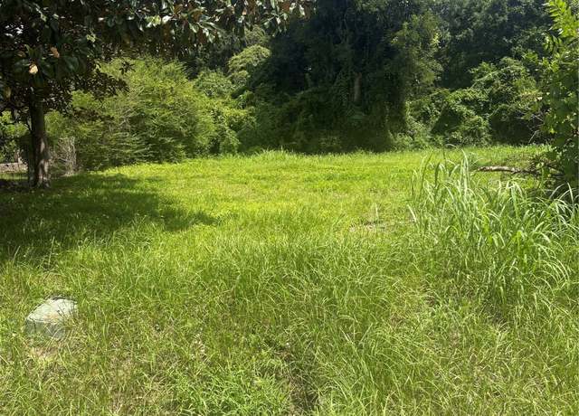 Property at 225 E Delaware St, Beaumont, TX 77703