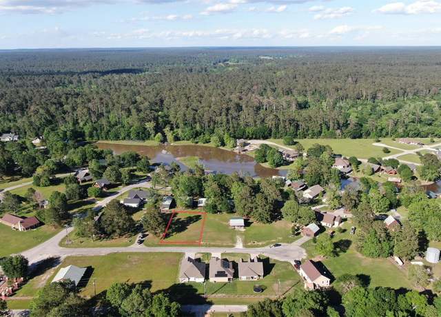 Property at 9 Oakland Ct, Huntsville, TX 77340