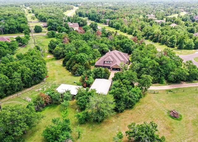 Property at 17899 Saddle Creek Dr, College Station, TX 77845, 5 beds, 4.5 baths
