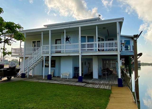 Property at 102 Redfish Dr, Freeport, TX 77541, 2 beds, 2 baths
