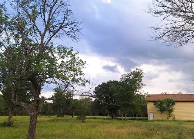 Property at 1284 Beaver Lake Dr, Caldwell, TX 77836, 6 beds, 3 baths
