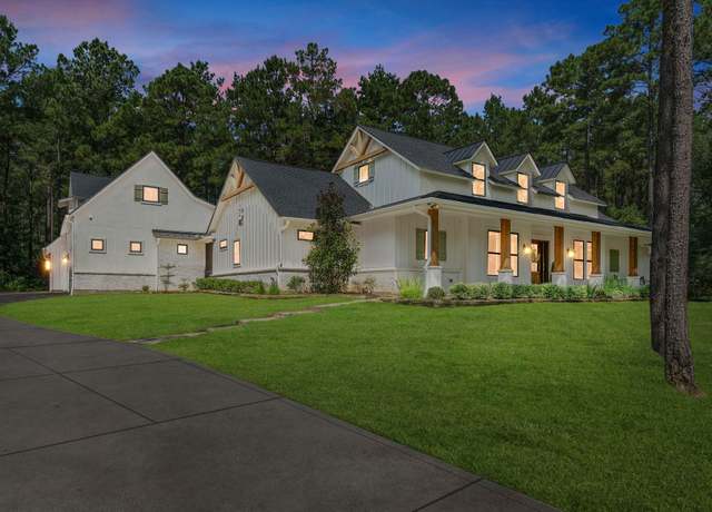 Property at 126 Fluorite Ct, Huntsville, TX 77340, 3 beds, 4.5 baths