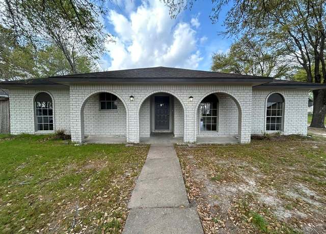 Property at 5926 Darkwood Dr, Houston, TX 77088, 3 beds, 2 baths