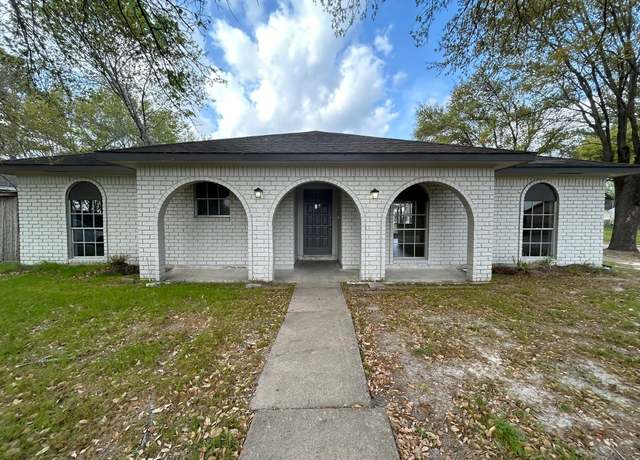 Property at 5926 Darkwood Dr, Houston, TX 77088, 3 beds, 2 baths