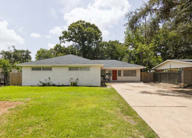 Property at 1606 Oaks Dr, Pasadena, TX 77502, 4 beds, 2 baths