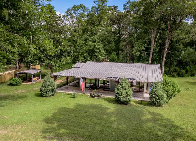 Property at 211 Baker Dr, Livingston, TX 77351, 2 beds, 1 bath
