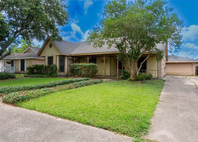 Property at 405 Tudor Ct, Deer Park, TX 77536, 3 beds, 2 baths