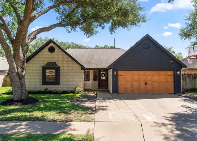 Property at 10 Janthina St, Bay City, TX 77414, 4 beds, 2 baths