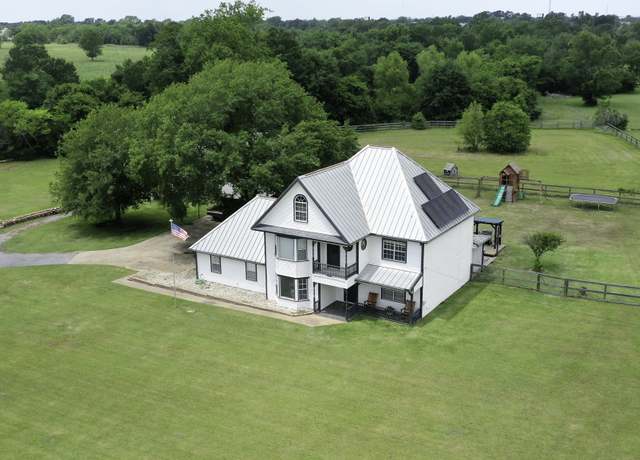 Property at 1985 Eastridge Ln, Madisonville, TX 77864, 5 beds, 3.5 baths