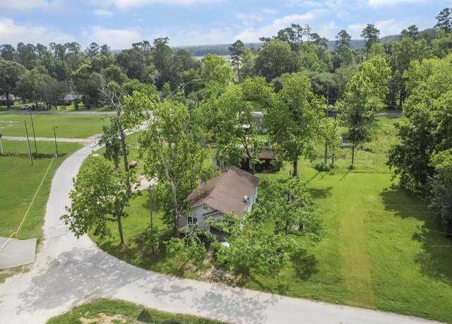 Property at 604 E Pine St, Daisetta, TX 77533, 3 beds, 1 bath