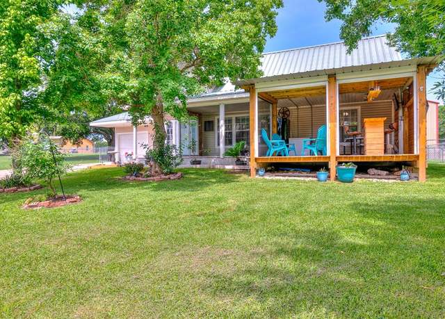 Property at 20 Clearview St, Point Blank, TX 77364, 4 beds, 2 baths