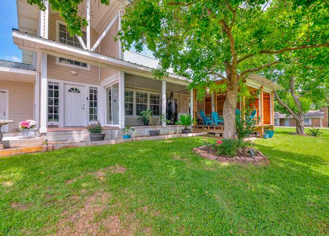 Property at 20 Clearview St, Point Blank, TX 77364, 4 beds, 2 baths