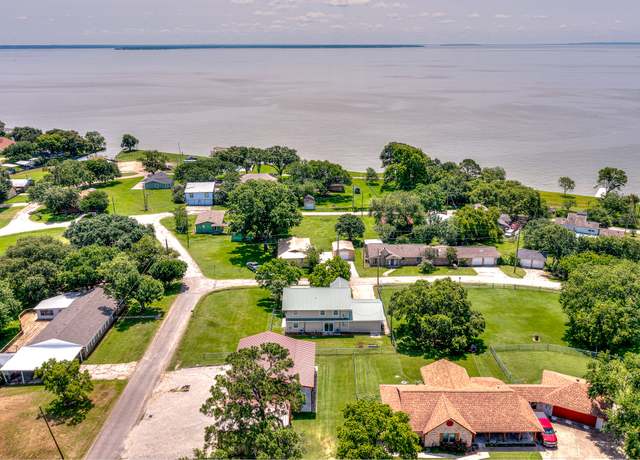 Property at 20 Clearview St, Point Blank, TX 77364, 4 beds, 2 baths