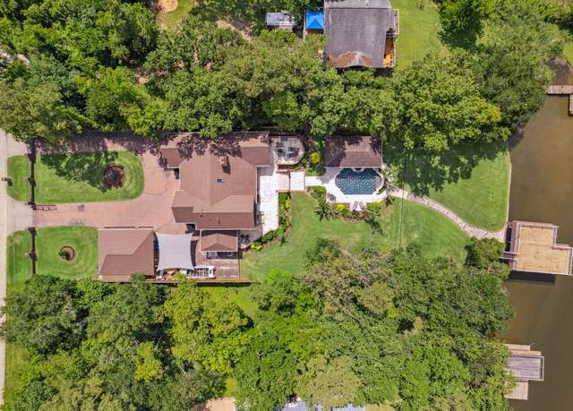 Property at 1917 Anchor Way, Dickinson, TX 77539, 3 beds, 3 baths