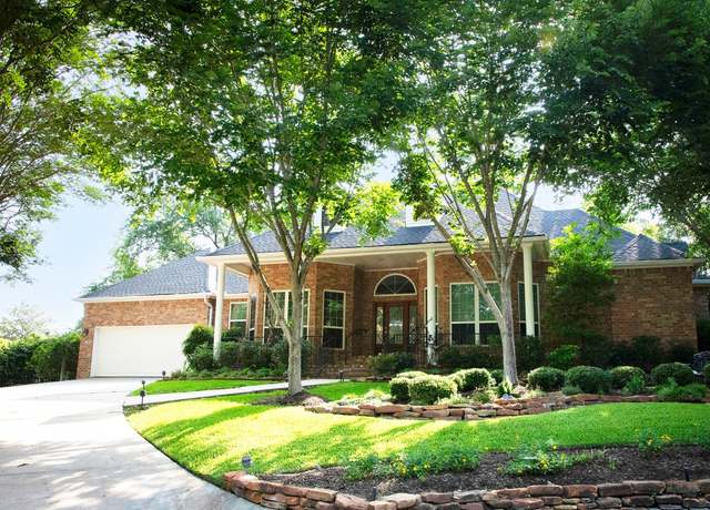 Property at 110 Canterbury Green Dr, Conroe, TX 77356, 3 beds, 2.5 baths
