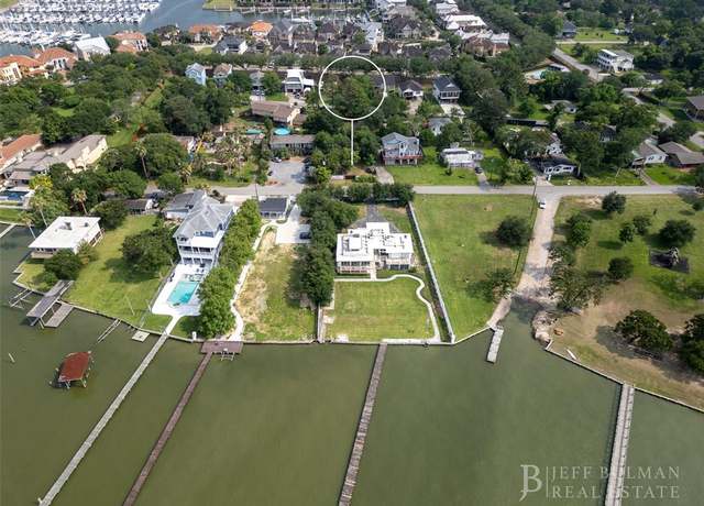 Property at 1825 Cove Park Dr, League City, TX 77565