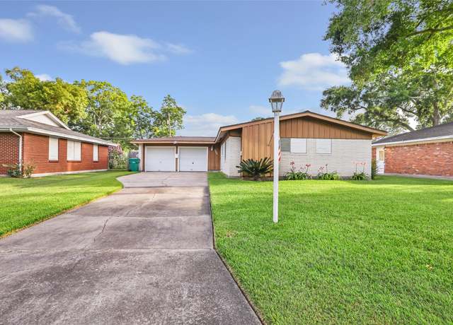 Property at 2906 Katherine St, La Marque, TX 77568, 3 beds, 2 baths