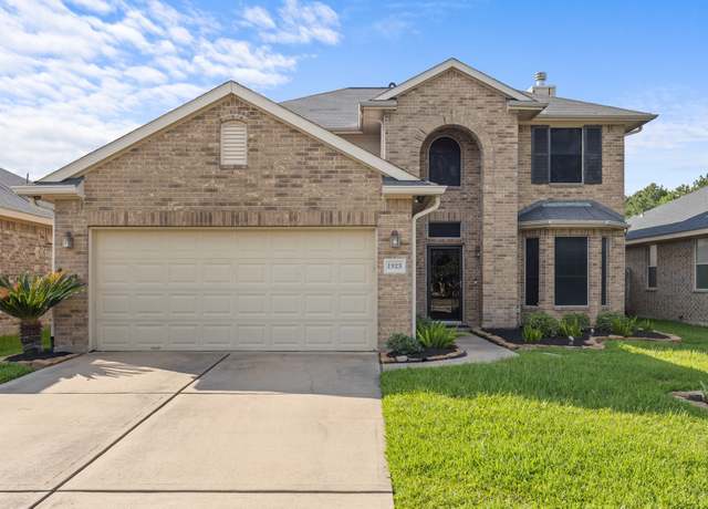 Property at 1923 Vale Haven Dr, Spring, TX 77373, 5 beds, 2.5 baths