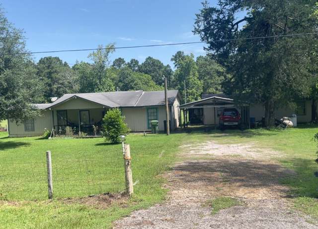 Property at 2365 Us Highway 190, Huntsville, TX 77340, 3 beds, 1 bath