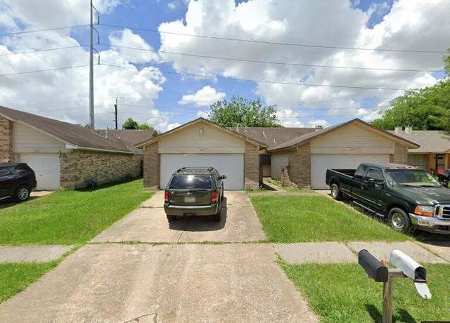 Property at 10143 Inwood Hollow Ln, Houston, TX 77088, 4 beds, 4 baths