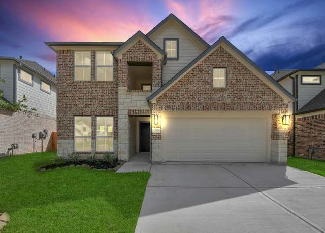 Property at 11926 Maple Oak Dr, Houston, TX 77066, 4 beds, 3 baths