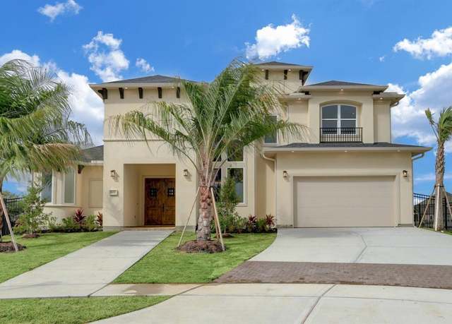Property at 602 Appia Dr, Kemah, TX 77565, 4 beds, 3.5 baths