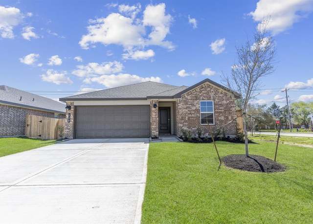 Property at 305 Emma St, Angleton, TX 77515, 4 beds, 2 baths