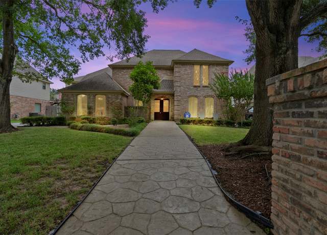 Property at 15918 River Roads Dr, Houston, TX 77079, 6 beds, 4.5 baths