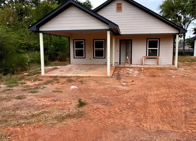 Property at 616 Oak St, Longview, TX 75605, 3 beds, 2 baths