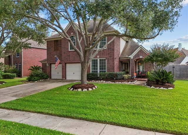 Property at 3005 Autumn Park Ct, Friendswood, TX 77546, 4 beds, 2.5 baths