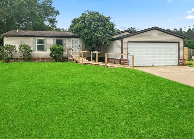 Property at 16432 Hill Country Dr, Conroe, TX 77302, 3 beds, 2 baths