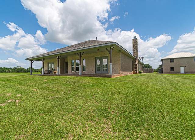 Property at 38766 Wyatt Chapel Rd, Hempstead, TX 77445, 6 beds, 5.5 baths