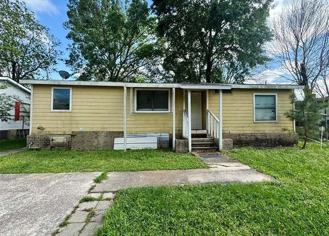 Property at 605 Vista Ave, Baytown, TX 77520, 3 beds, 2 baths