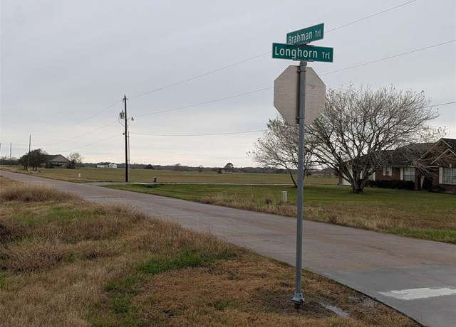 Property at 861 Longhorn Trl, Angleton, TX 77515