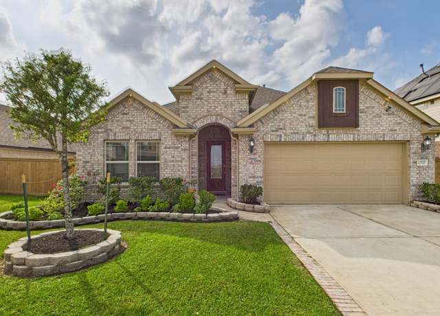 Property at 12527 Sabine Point Dr, Humble, TX 77346, 5 beds, 3 baths
