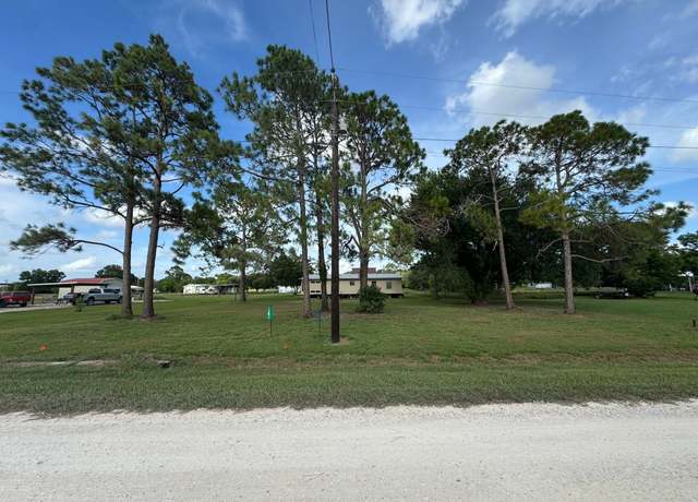 Property at 125 Tupelo S, Palacios, TX 77465
