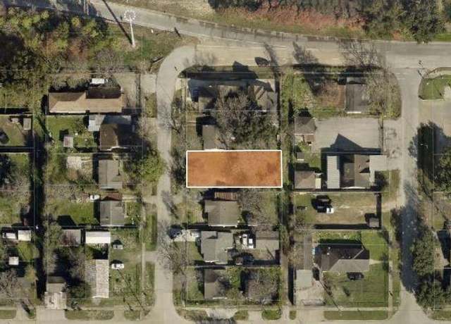 Property at 835 Hahlo St, Houston, TX 77020