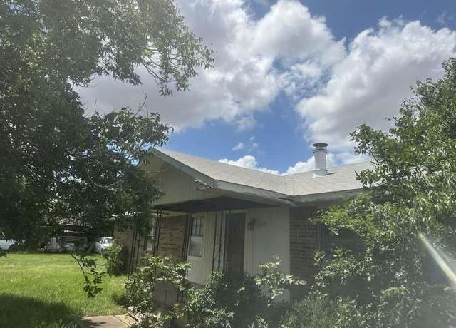 Property at 1207 Douglas Rd, Electra, TX 76360, 4 beds, 1 bath
