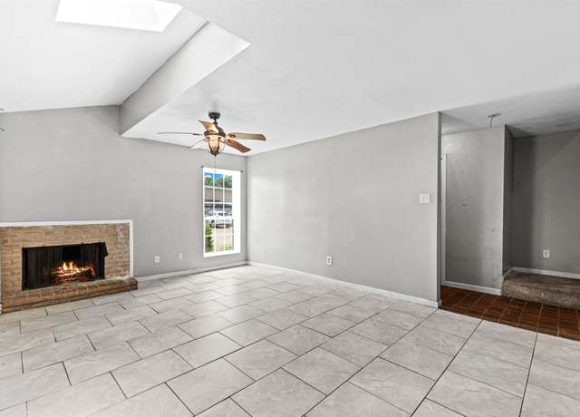 Property at 9090 S Braeswood Blvd #21, Houston, TX 77074, 2 beds, 2.5 baths