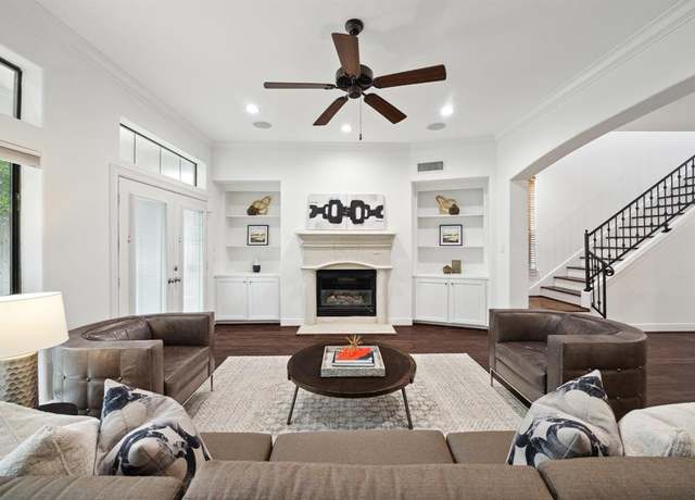 Property at 6015 Tyne St, Houston, TX 77007, 3 beds, 3.5 baths